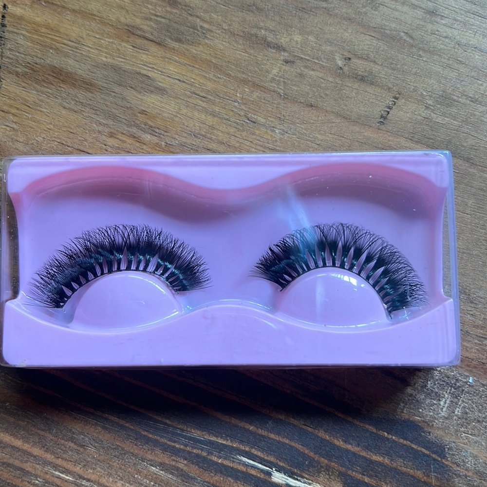 eyelash extension strip